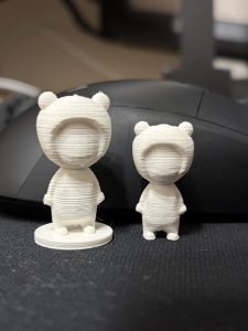 3D(Anycubic Mega S)プリンタで印刷した直後のフィギュア