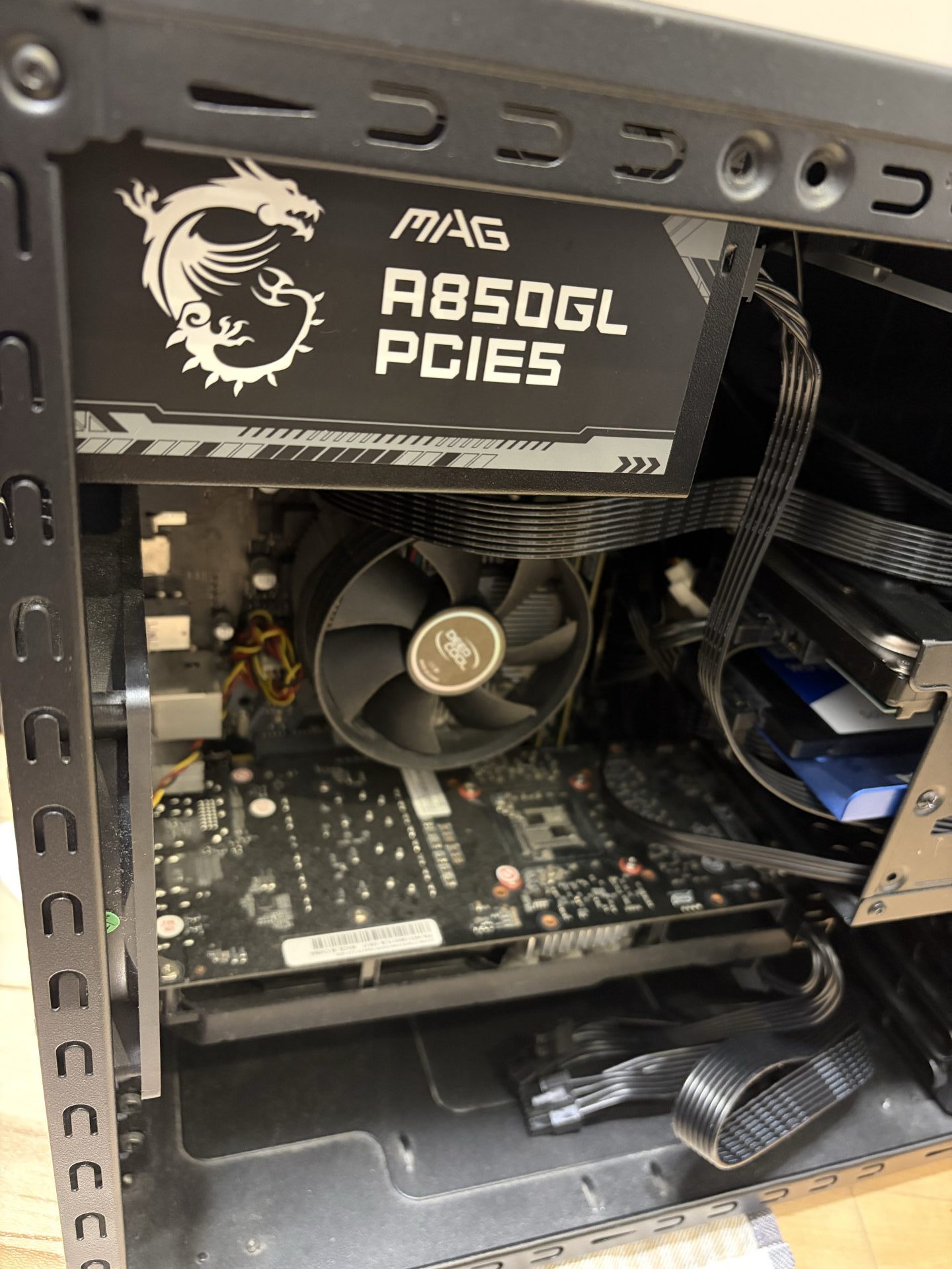 デスクトップPCの電源ユニットを組んだ